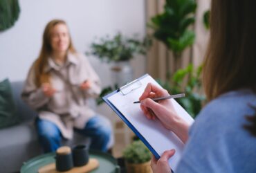 7176026 Jak wybrać odpowiednią poradnię uzależnień w Warszawie?