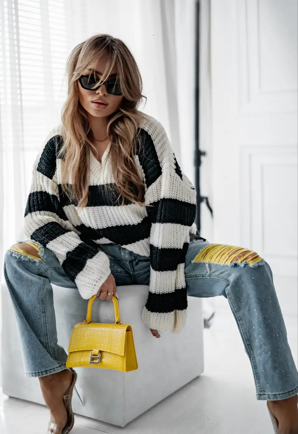 2 Ten trik z koszulą zmienia całą sylwetkę – a trwa 10 sekund