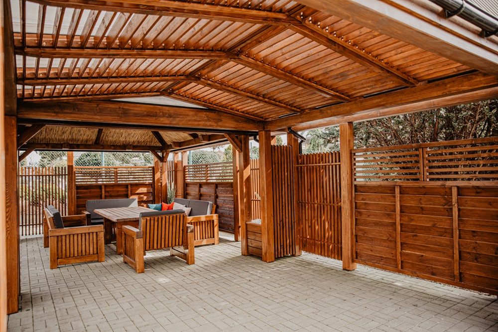 obraz 2 Jakie zalety ma altana ogrodowa?