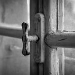 pexels fatma topcu 48172188 7562283 Na co zwrócić uwagę przy montażu okien wielkoformatowych?